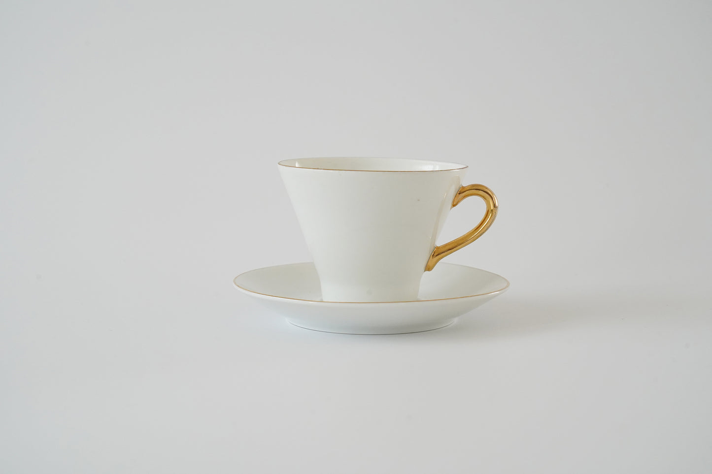 ARABIA <Kultakorva（クルタコルヴァ）>シリーズ. コーヒーカップ＆ソーサー
